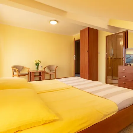 Marynarski - Nocleg ze śniadaniem Darłówko